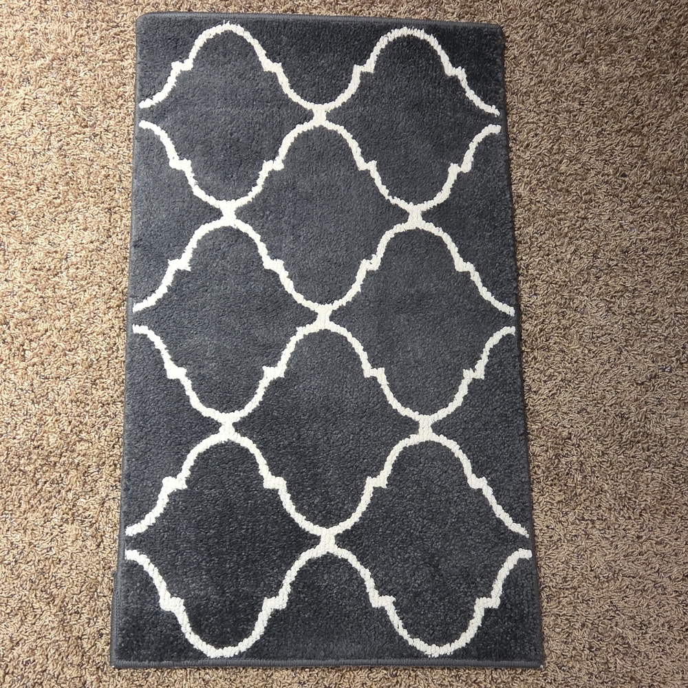 Charcoal Gray Area Rug with White Moroccan Trellis Pattern 20" X 35"